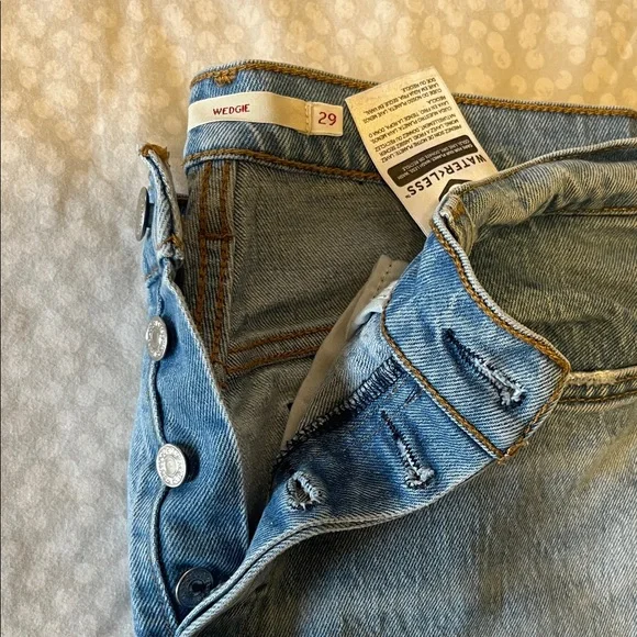 Levi's Women's Classic Light Blue Straight Leg Jeans - Picture 3 of 5